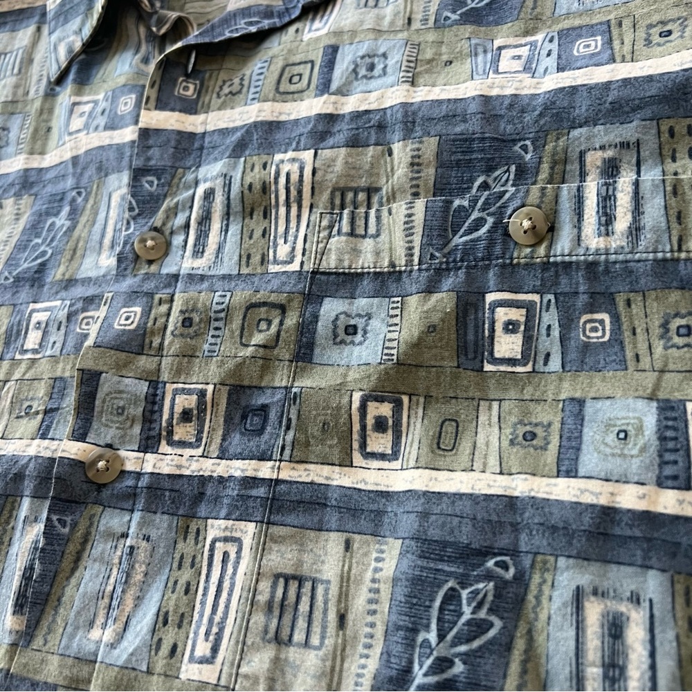 Mario Ferrari Patterned Button Up Shirt - Picture 7 of 9